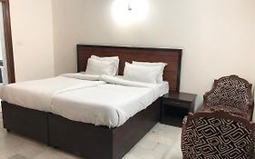 Golden Hut Resort Rewari